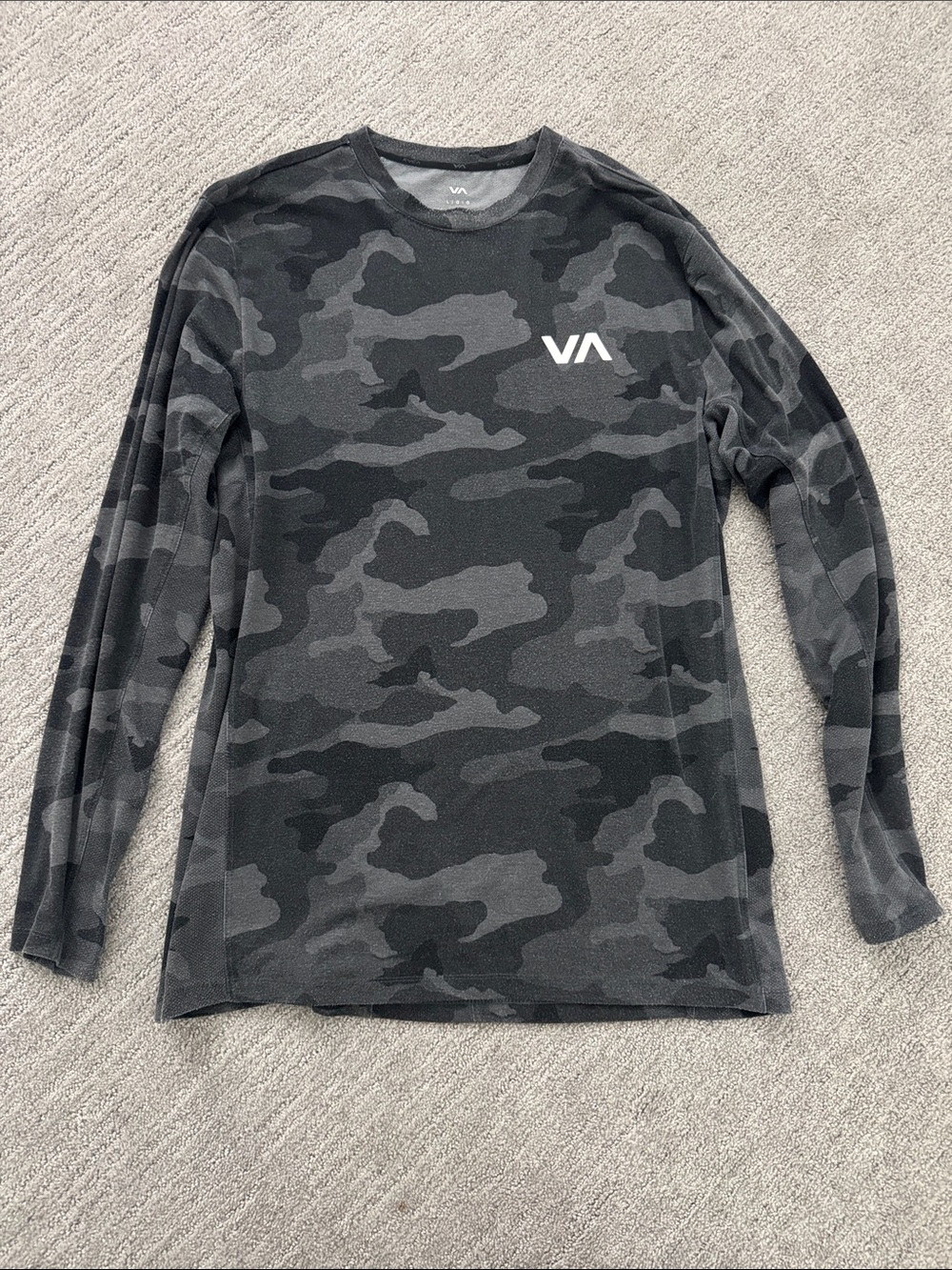 RVCA Men's Black & Gray Camo Long Sleeve Tee